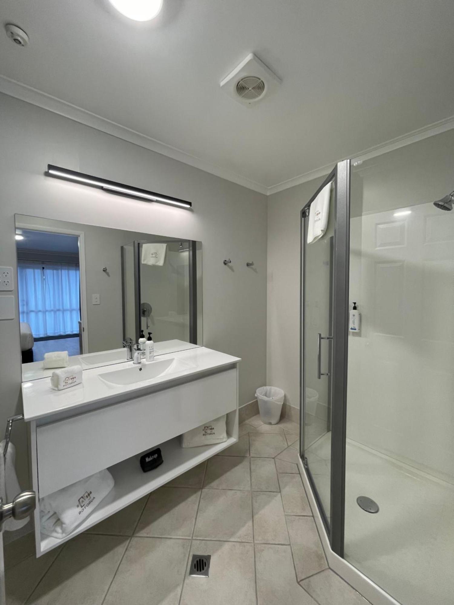 Stay 284 Rotorua - Refurbished Modern Accommodation חדר תמונה