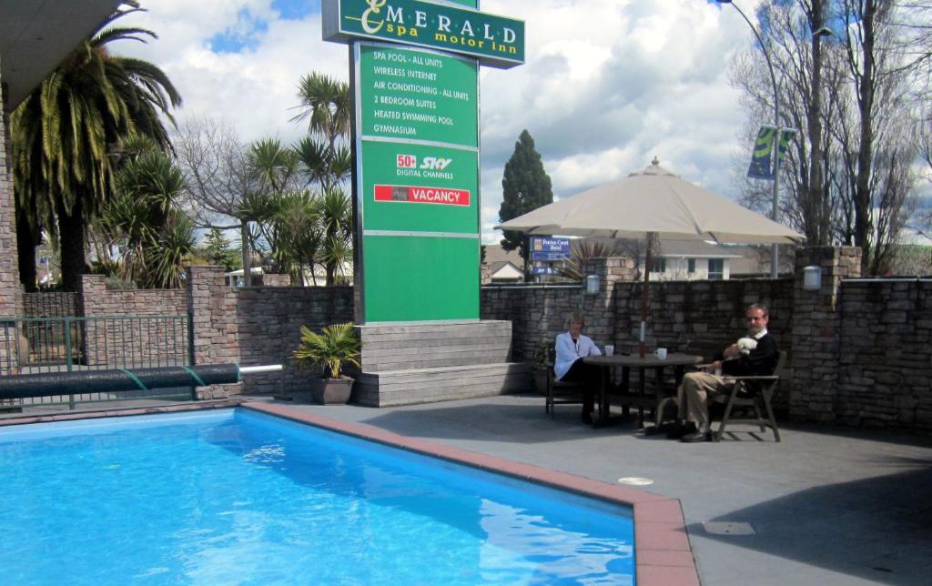 Stay 284 Rotorua - Refurbished Modern Accommodation מראה חיצוני תמונה
