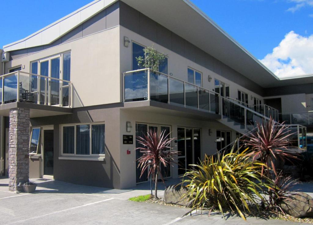 Stay 284 Rotorua - Refurbished Modern Accommodation מראה חיצוני תמונה