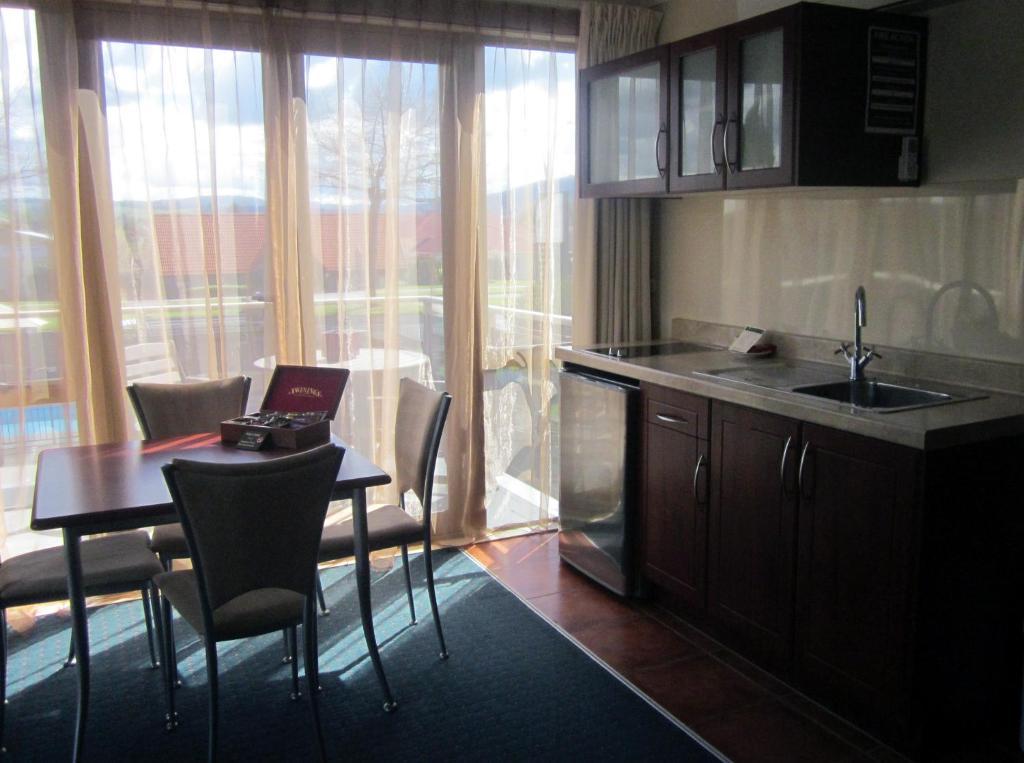 Stay 284 Rotorua - Refurbished Modern Accommodation מראה חיצוני תמונה