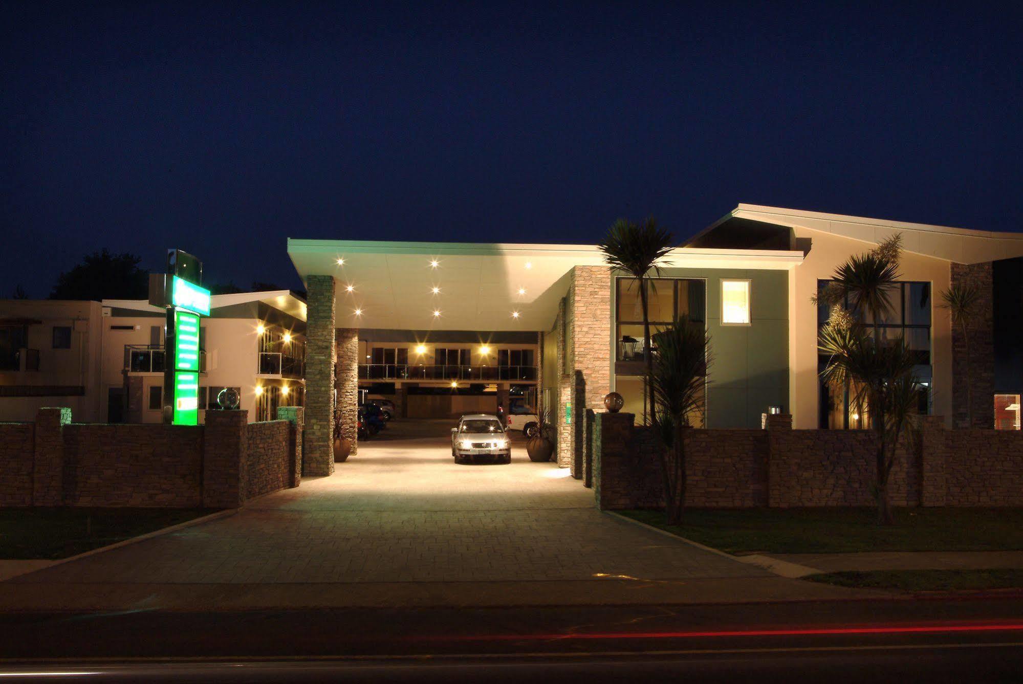 Stay 284 Rotorua - Refurbished Modern Accommodation מראה חיצוני תמונה